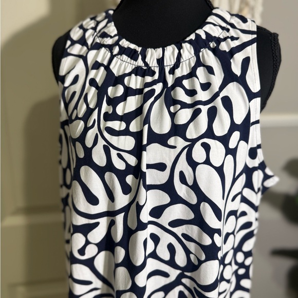 LOFT Navy and White Sleeveless Midi Dress with Bold Leaf Print - Picture 3 of 5